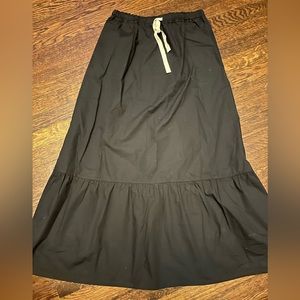 Goop women’s blue / black long skirt size 6